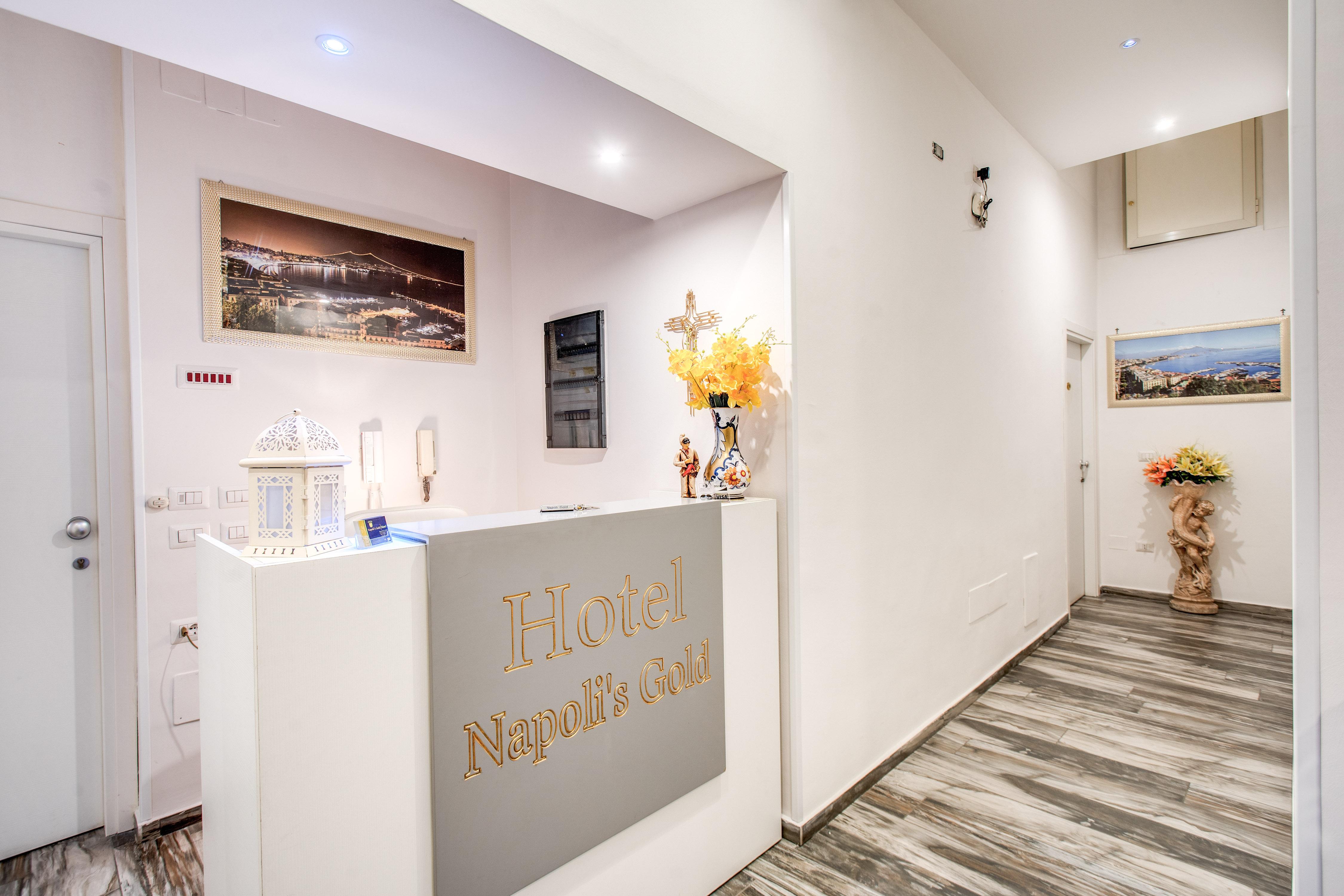 Napoli'S Gold Hotel Екстериор снимка