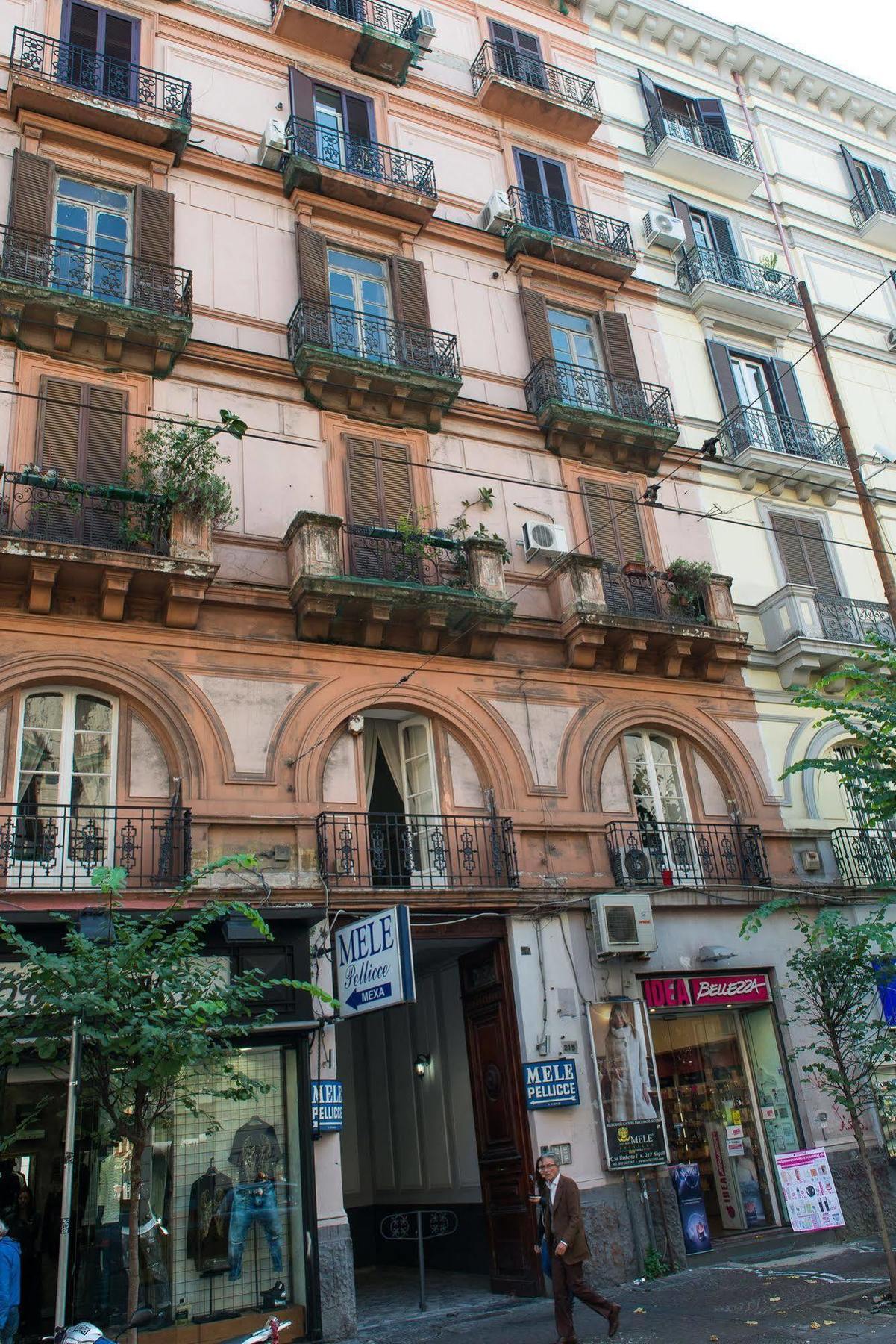 Napoli'S Gold Hotel Екстериор снимка