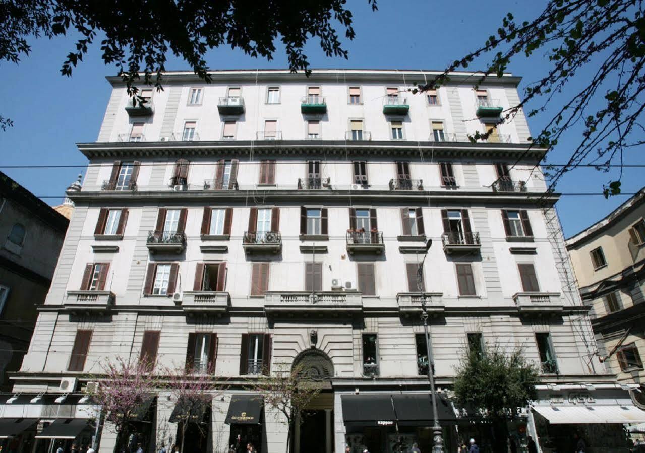 Napoli'S Gold Hotel Екстериор снимка